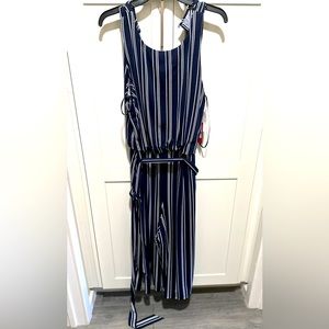 Vince Camuto Women’s Sleeveless Tie waist jumpsuit
